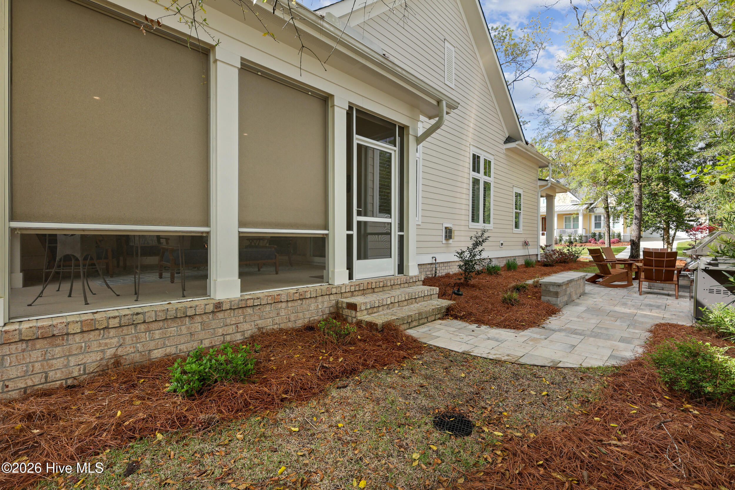 100566937 | Photo 63