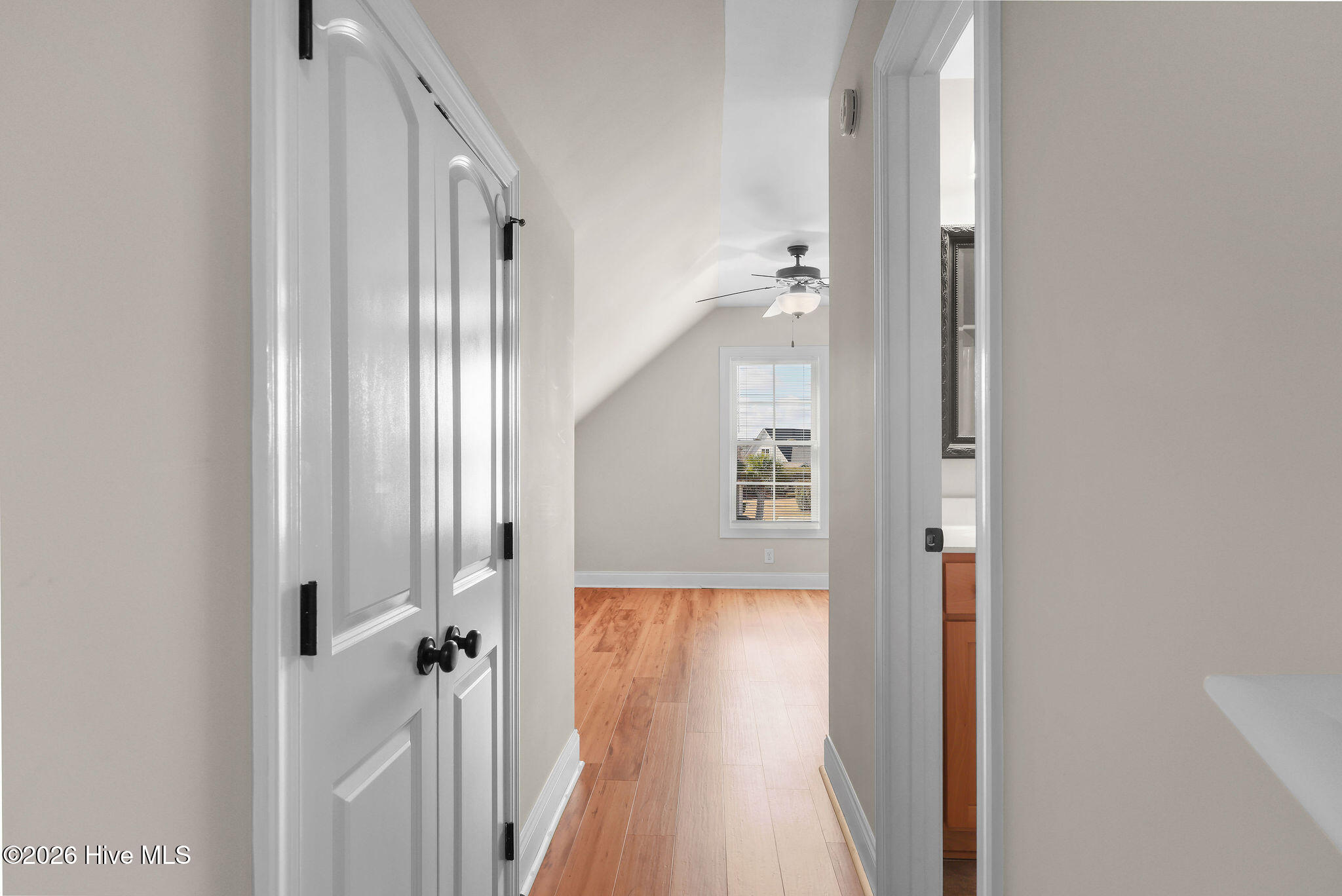 100565690 | Photo 34