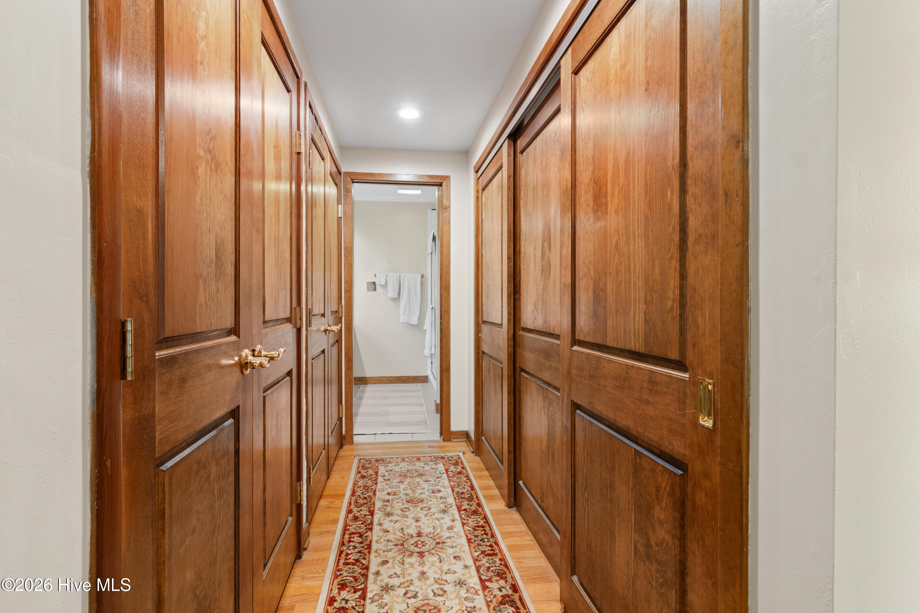 100561617 | Photo 21