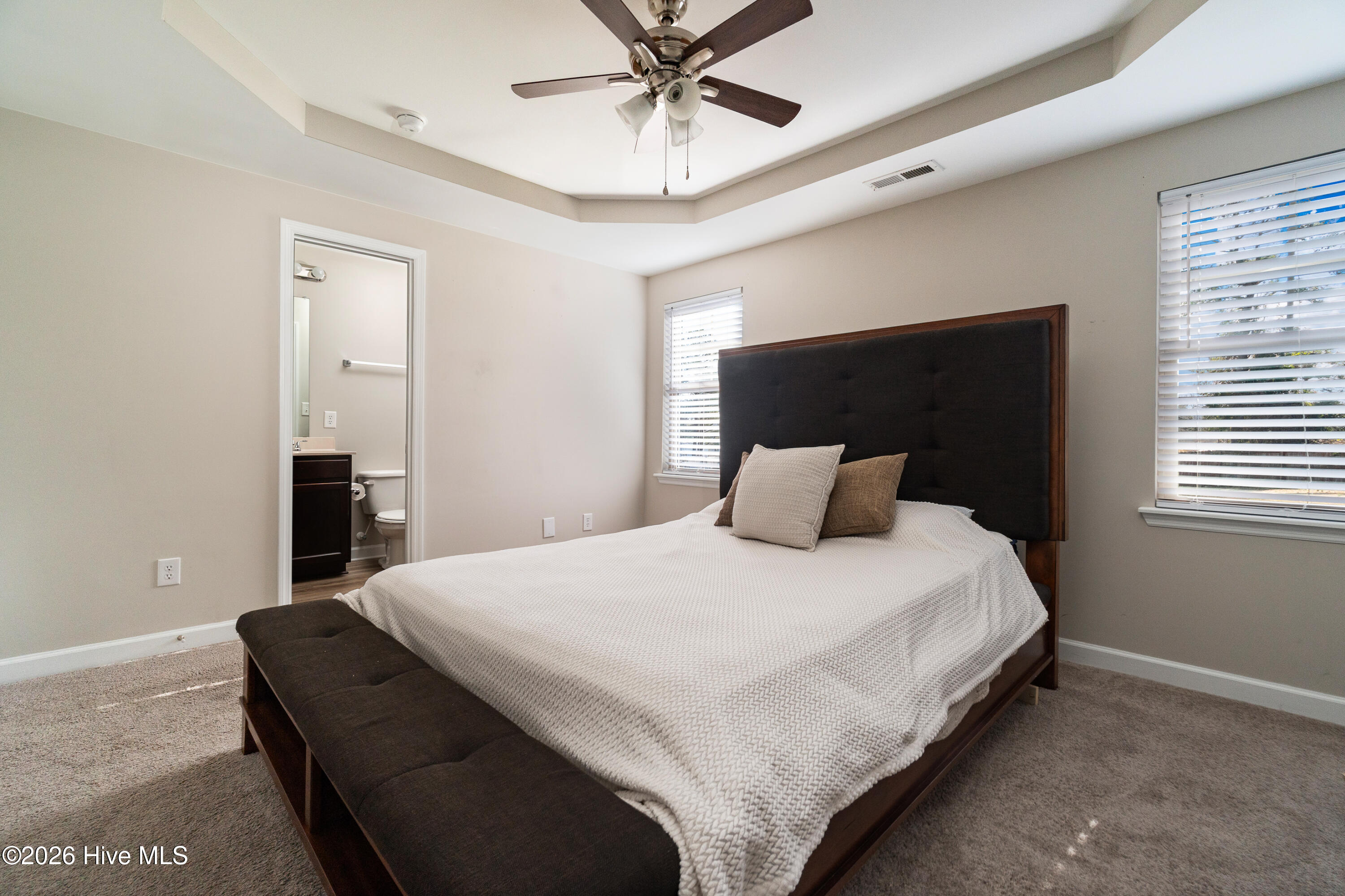 100551044 | Photo 12