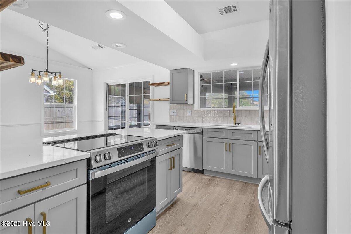 100564620 | Photo 17