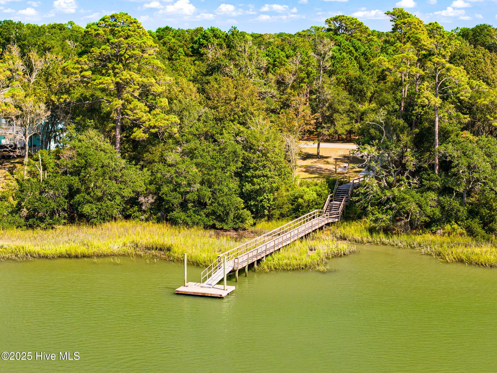 100533343 | Photo 14