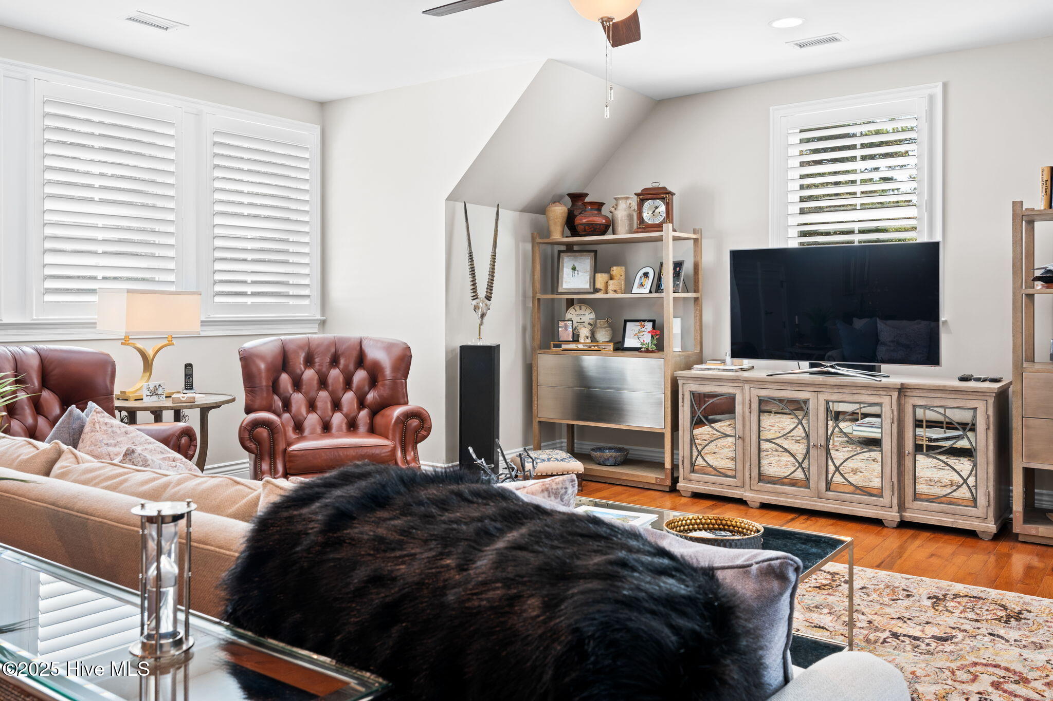 100549580 | Photo 55