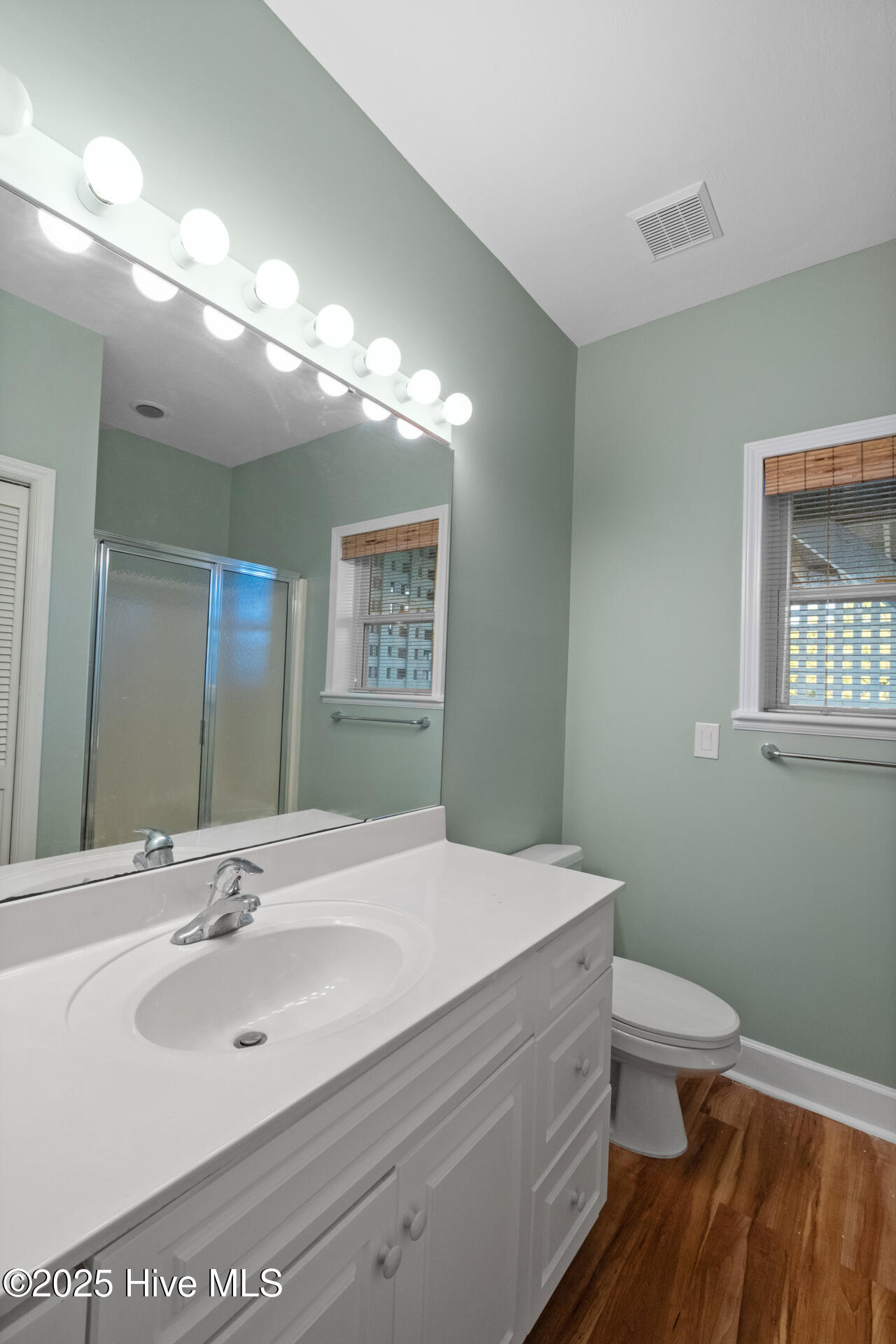 100539936 | Photo 33