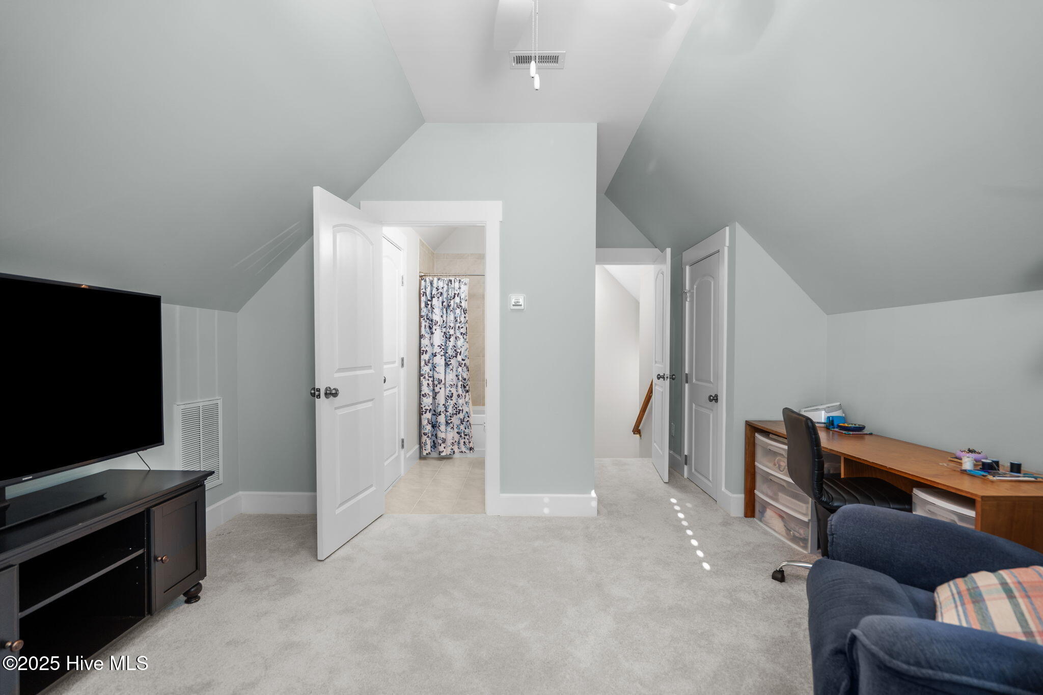 100537659 | Photo 31