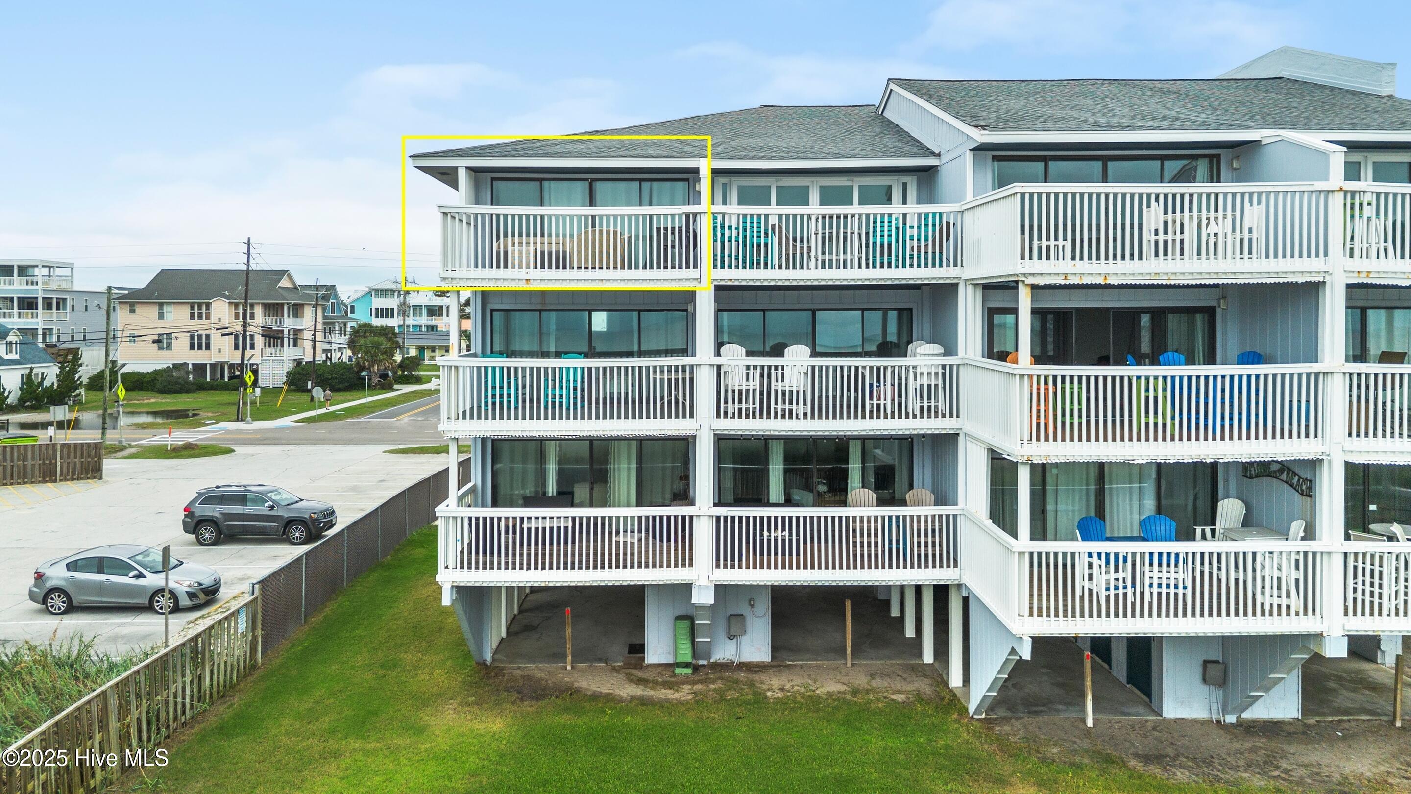 100536281 | Photo 24