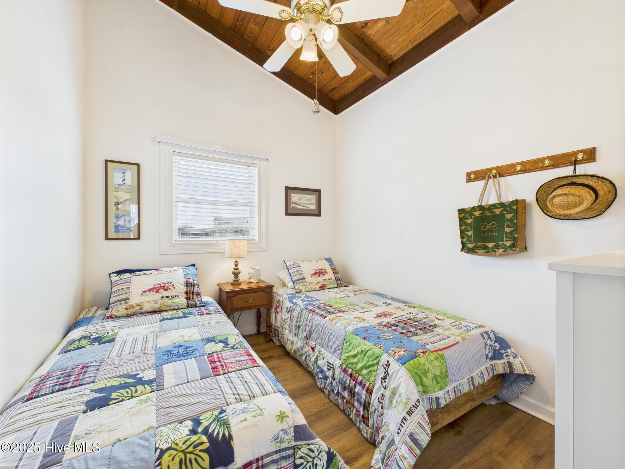 100558213 | Photo 13