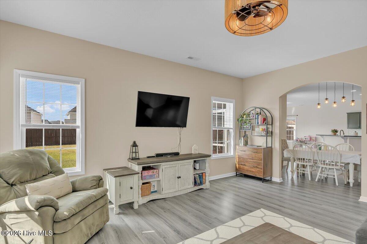 100558956 | Photo 33