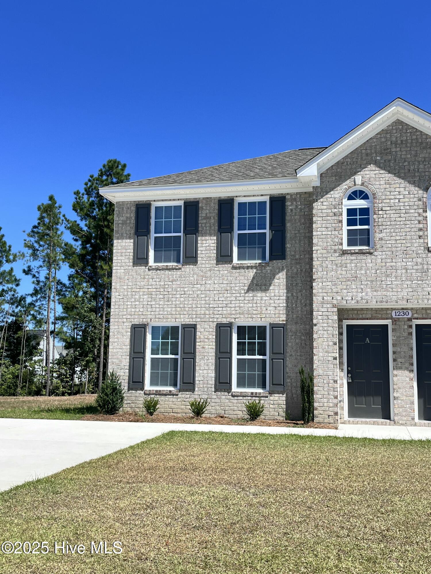 Property at 1230 Master Ln Lane