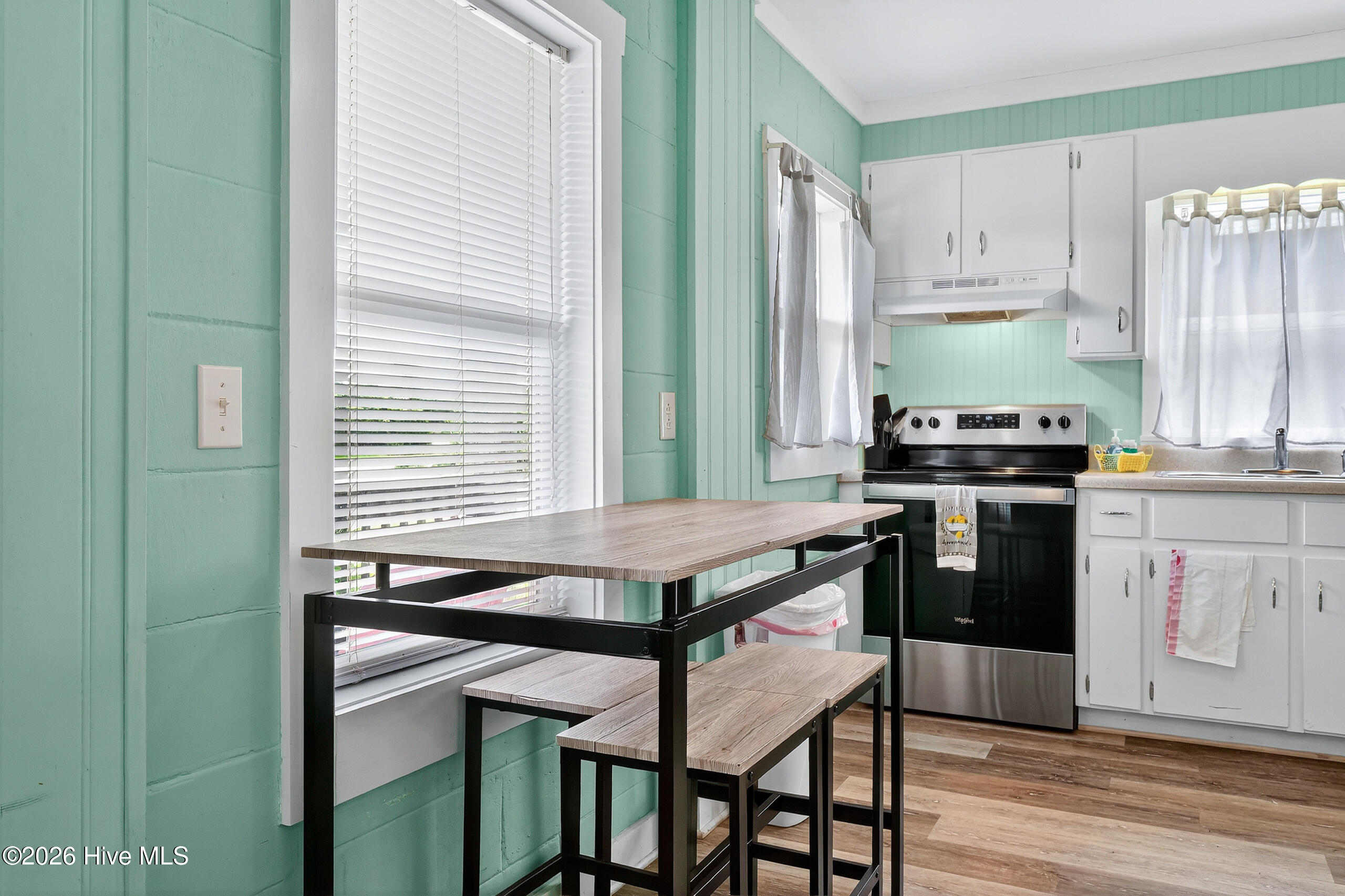 100558855 | Photo 30