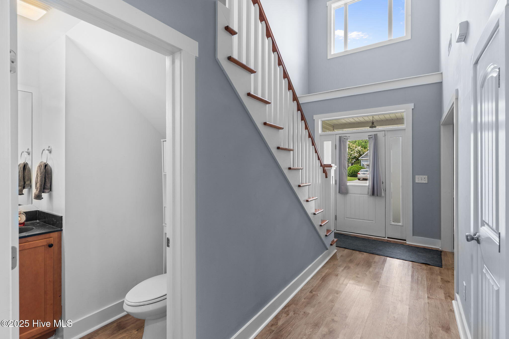 100519611 | Photo 38