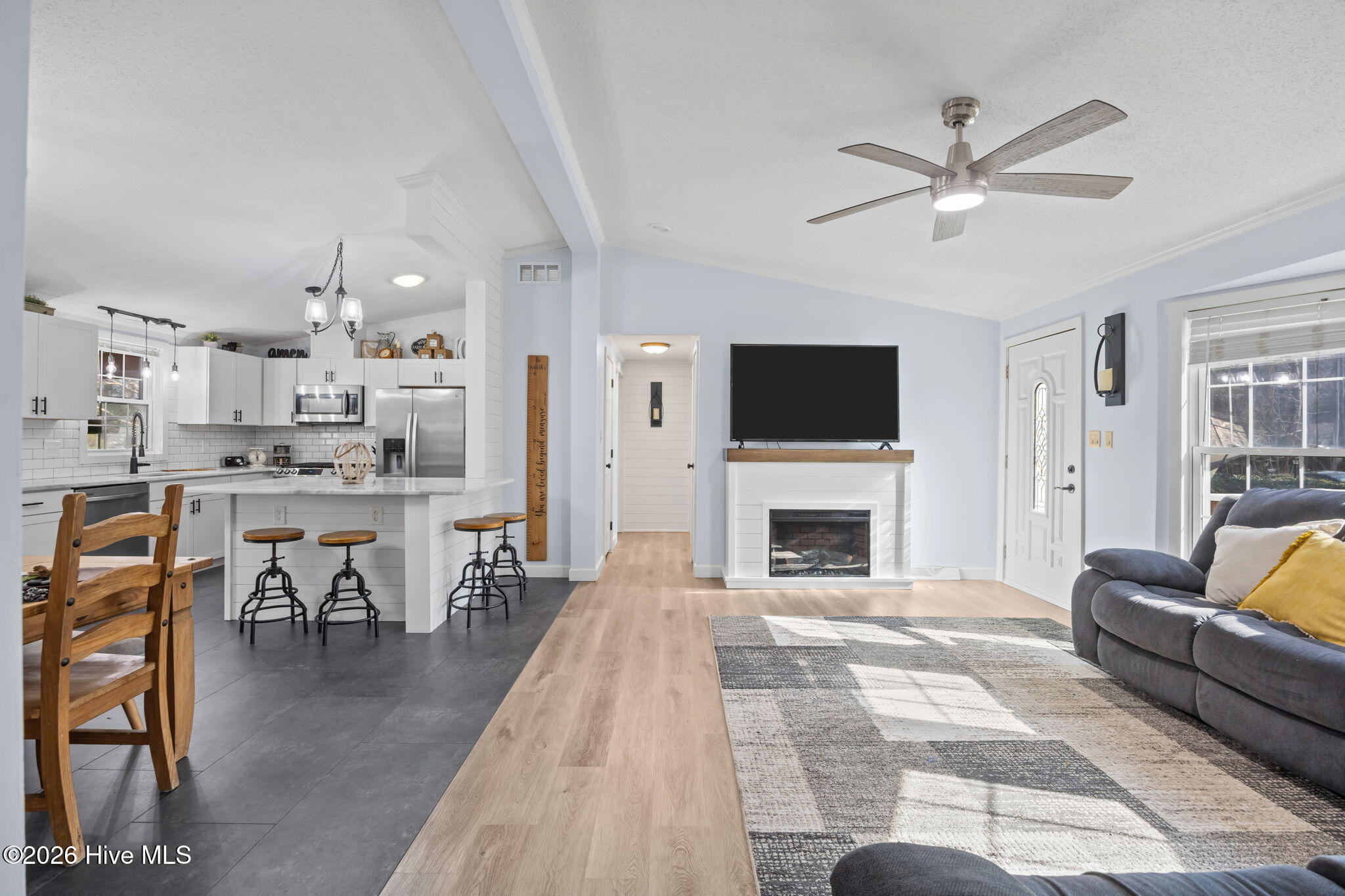 100560111 | Photo 10