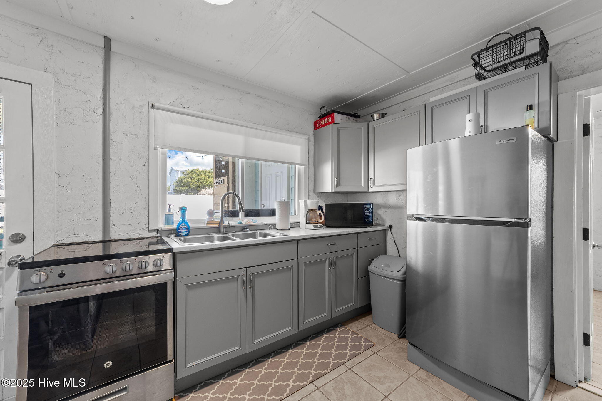 100536358 | Photo 36