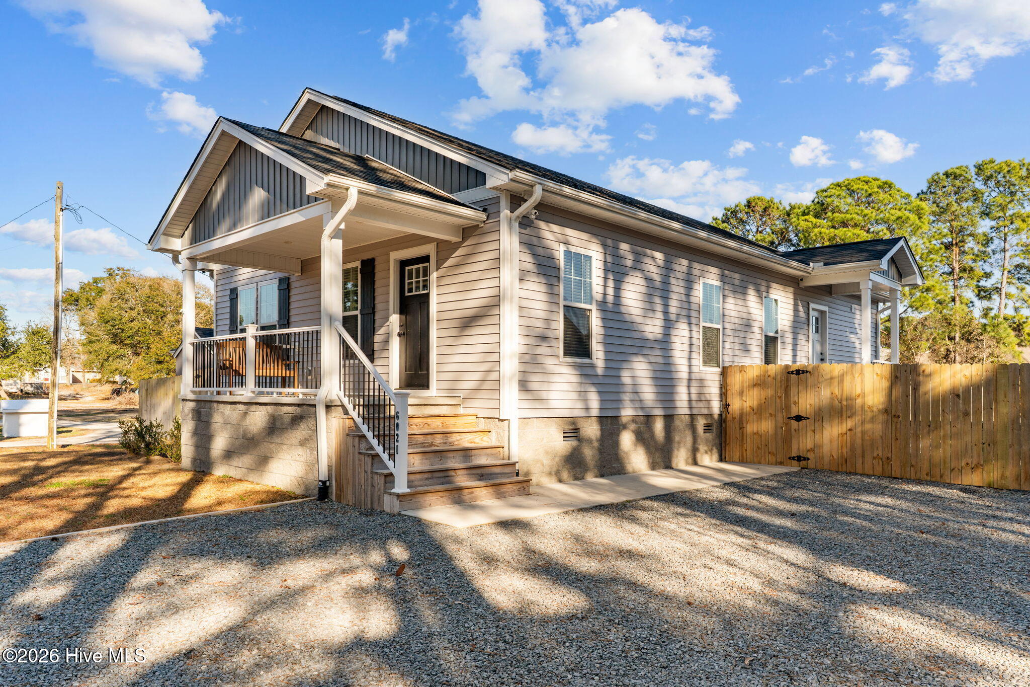 100548399 | Photo 10