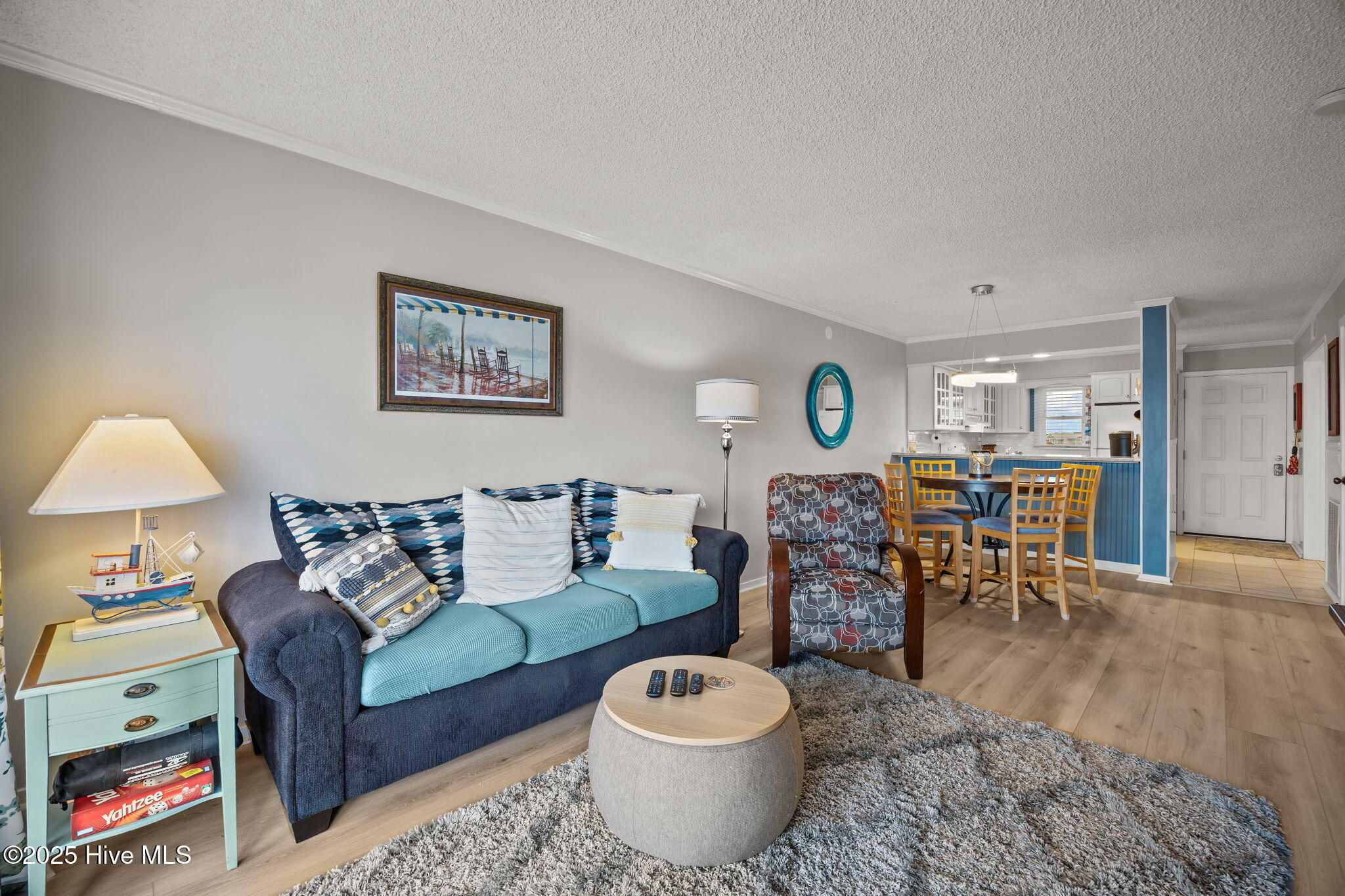 100548198 | Photo 14