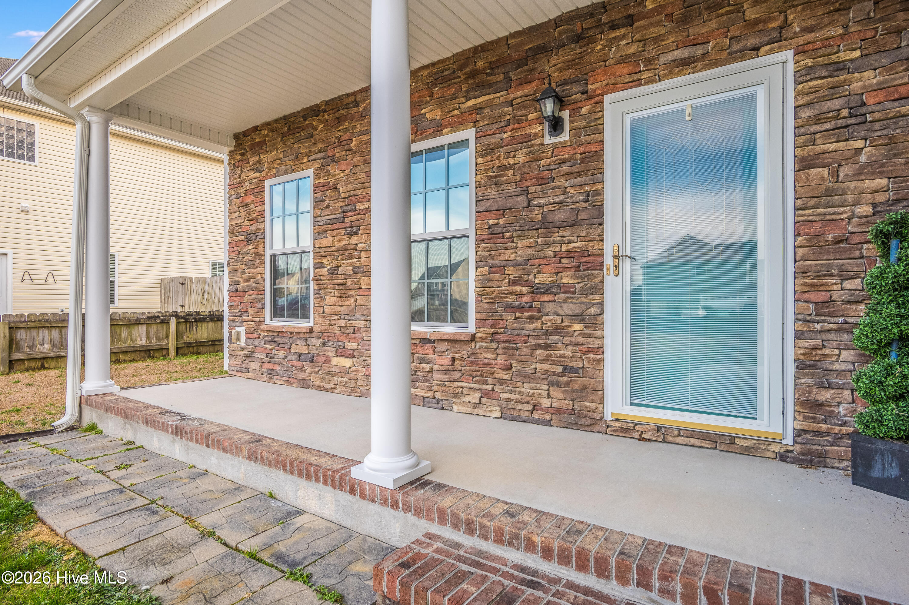 100545678 | Photo 61