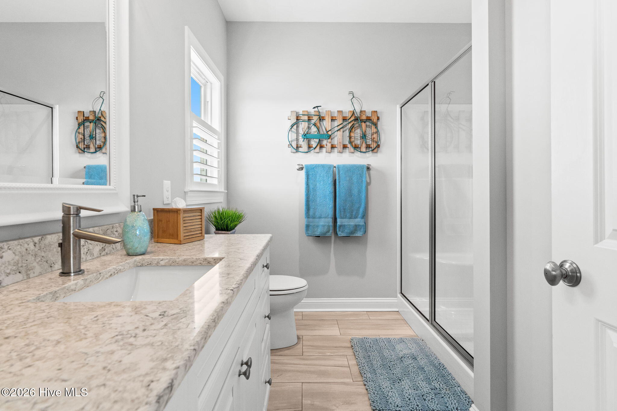 100555015 | Photo 26