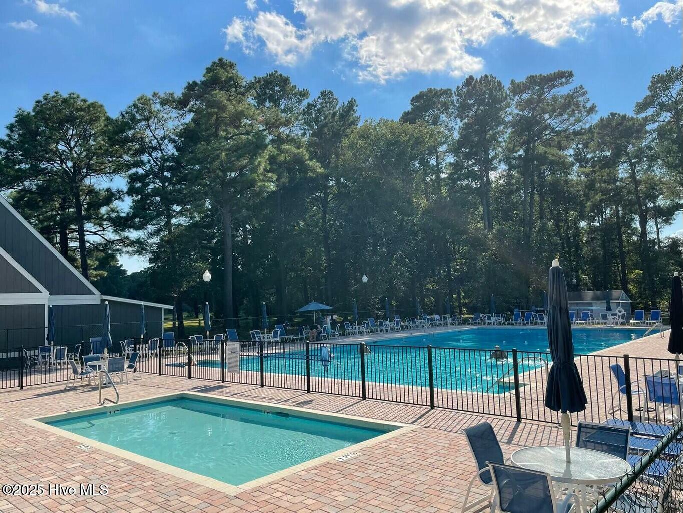 100502250 | Photo 43