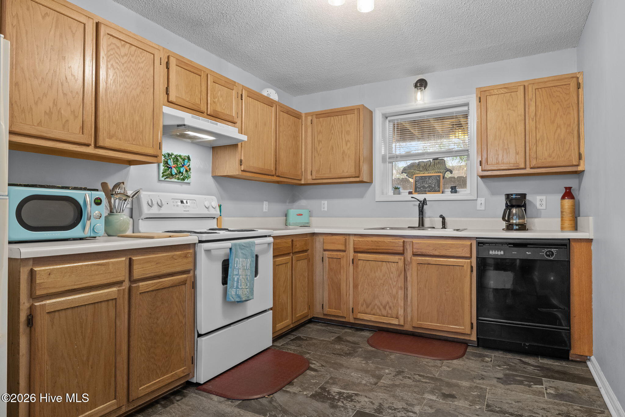 100545721 | Photo 18