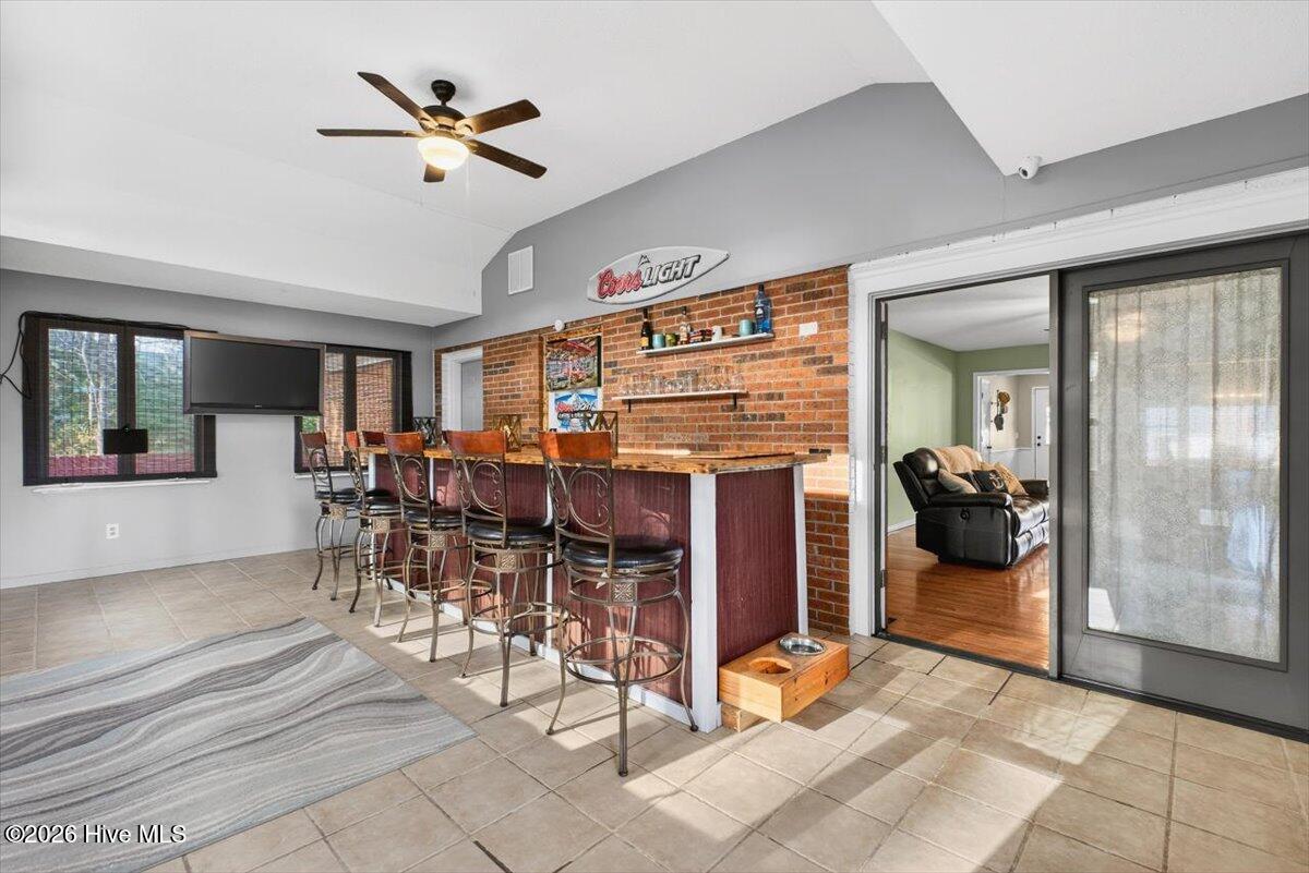 100554267 | Photo 23