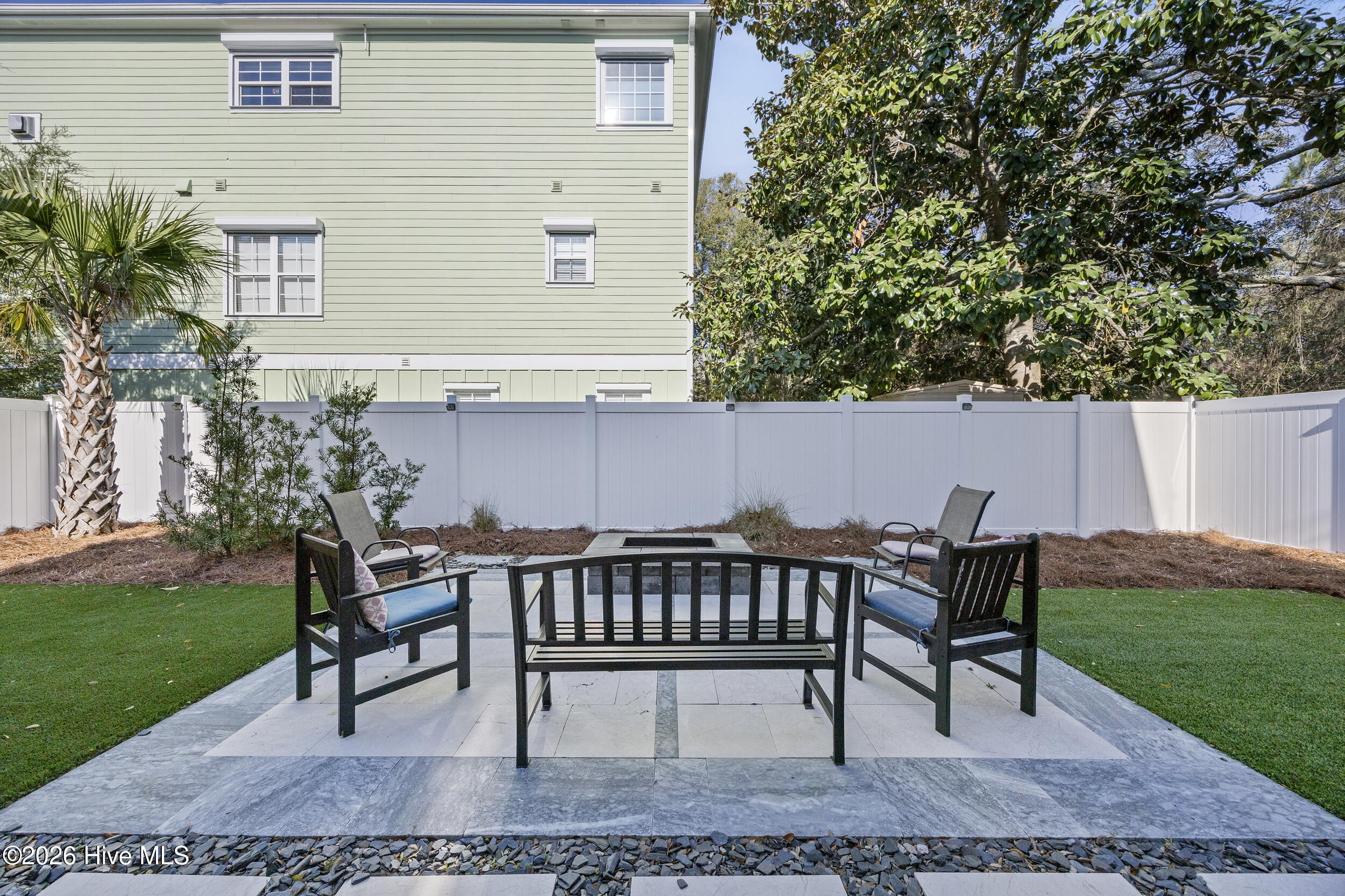 100562655 | Photo 13