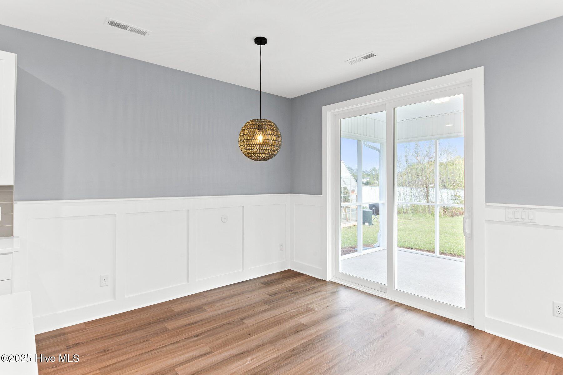 100534287 | Photo 12