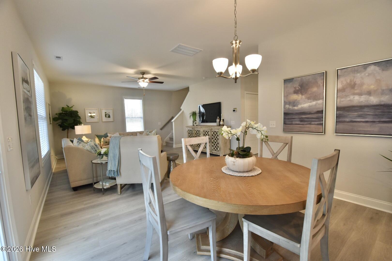 100560518 | Photo 12