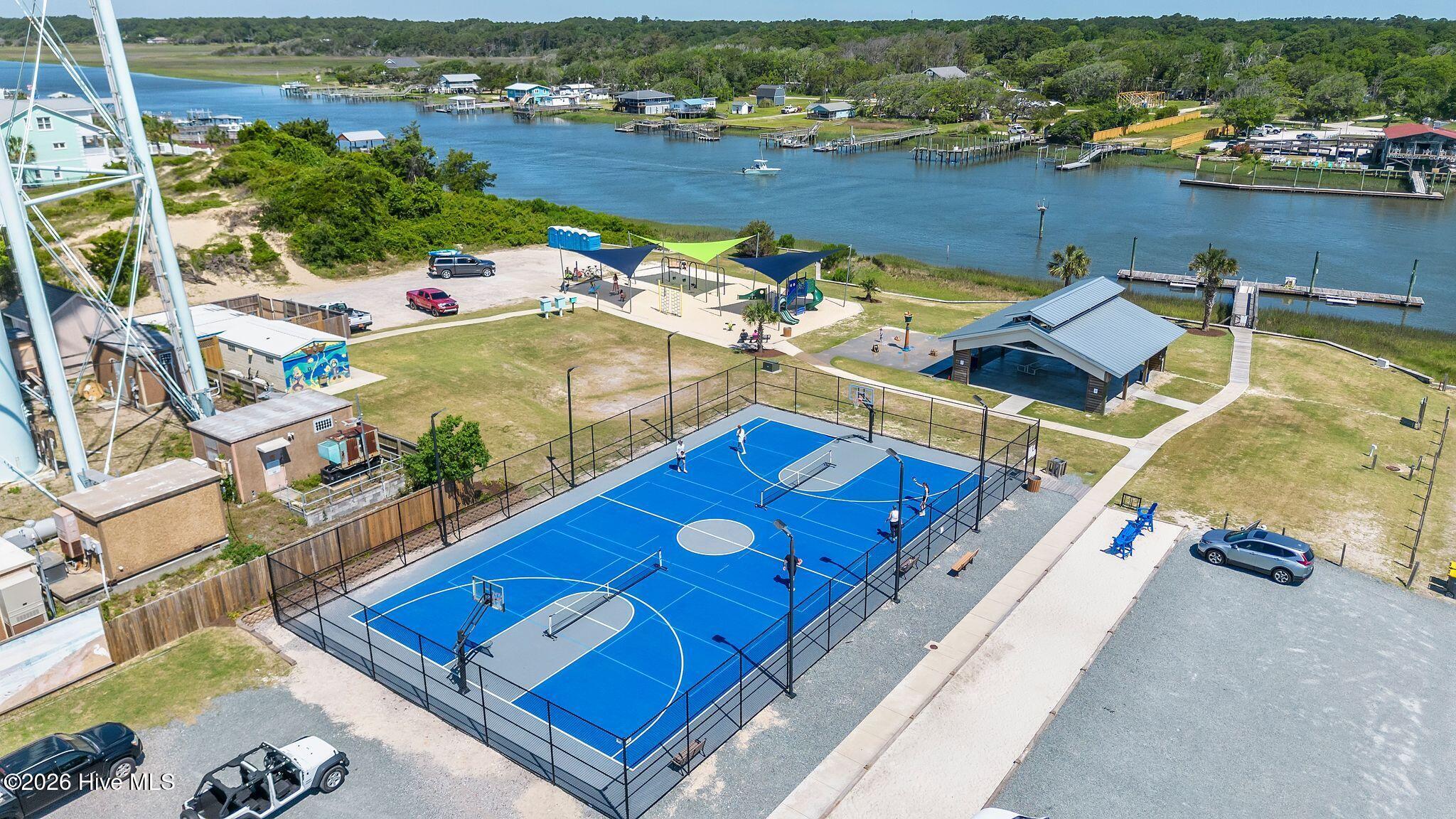 100560129 | Photo 45