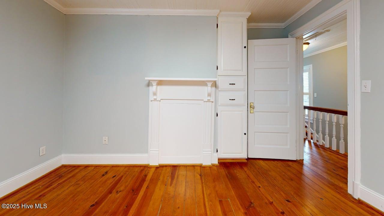 100502870 | Photo 43