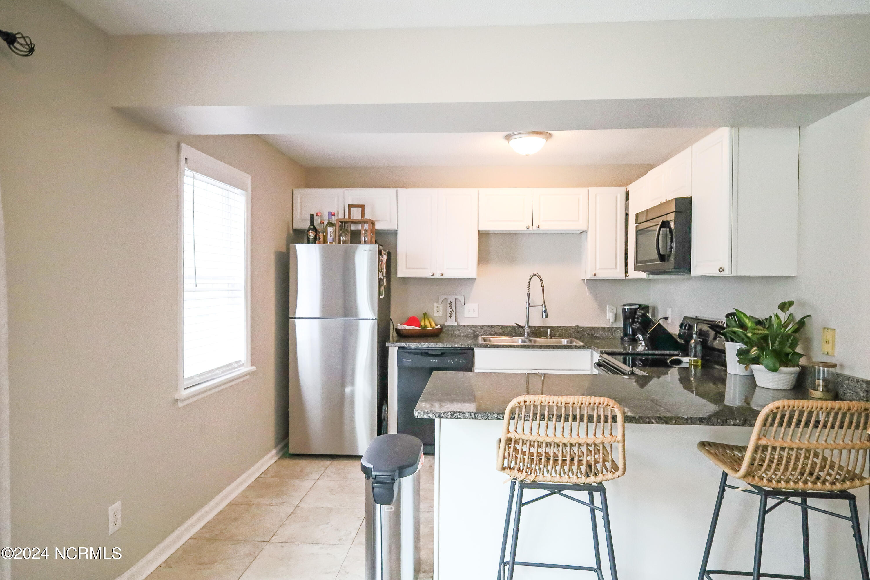 100546185 | Photo 12