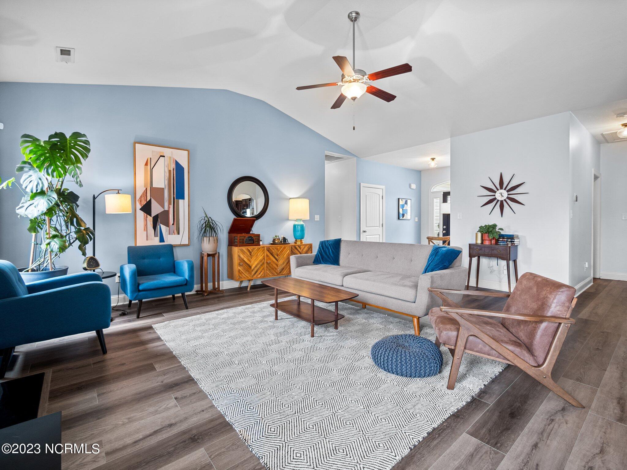 100552658 | Photo 14