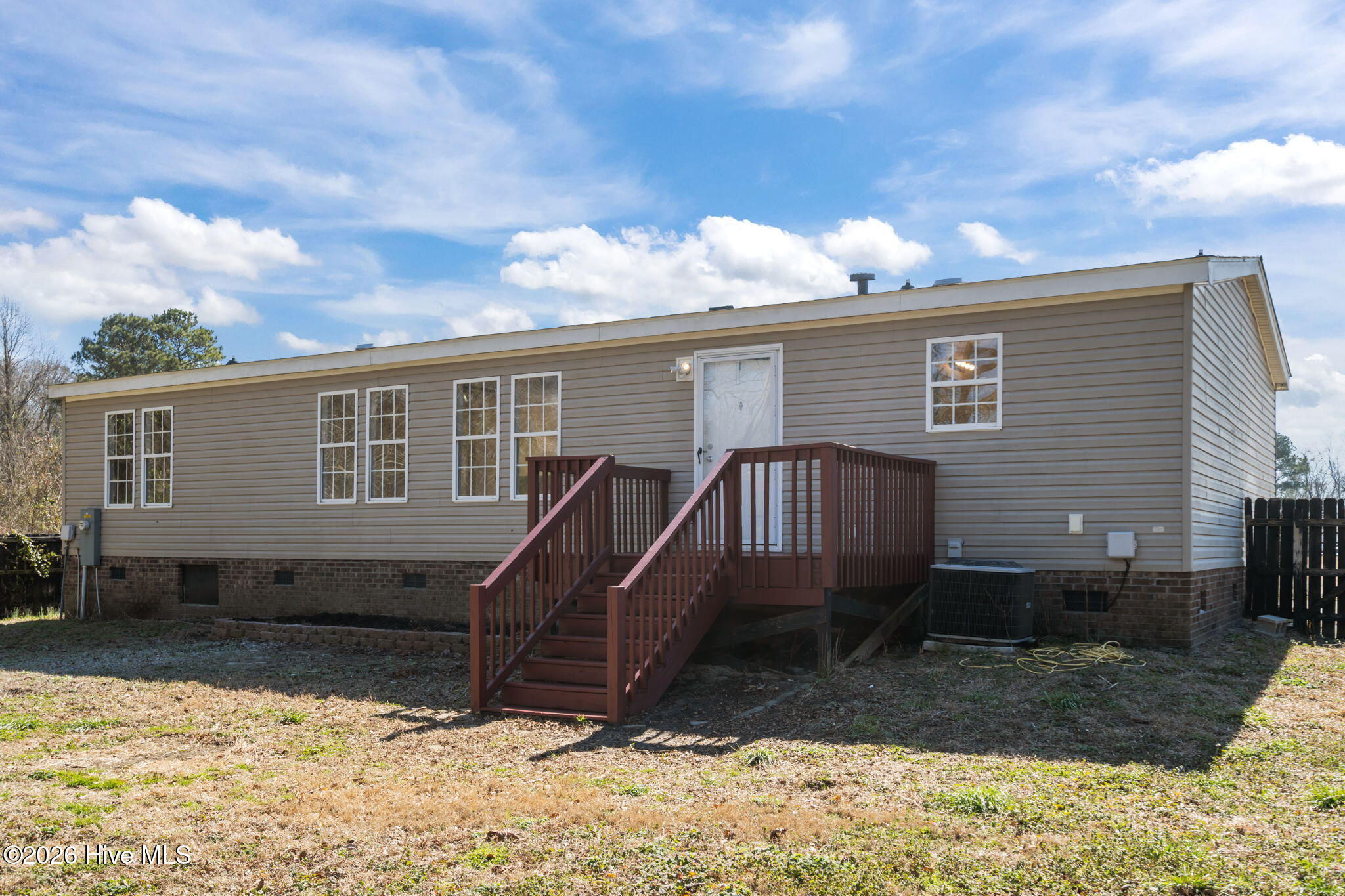 100555168 | Photo 35