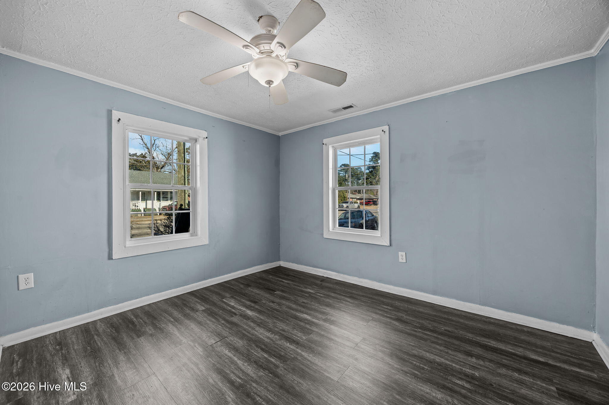 100550233 | Photo 23