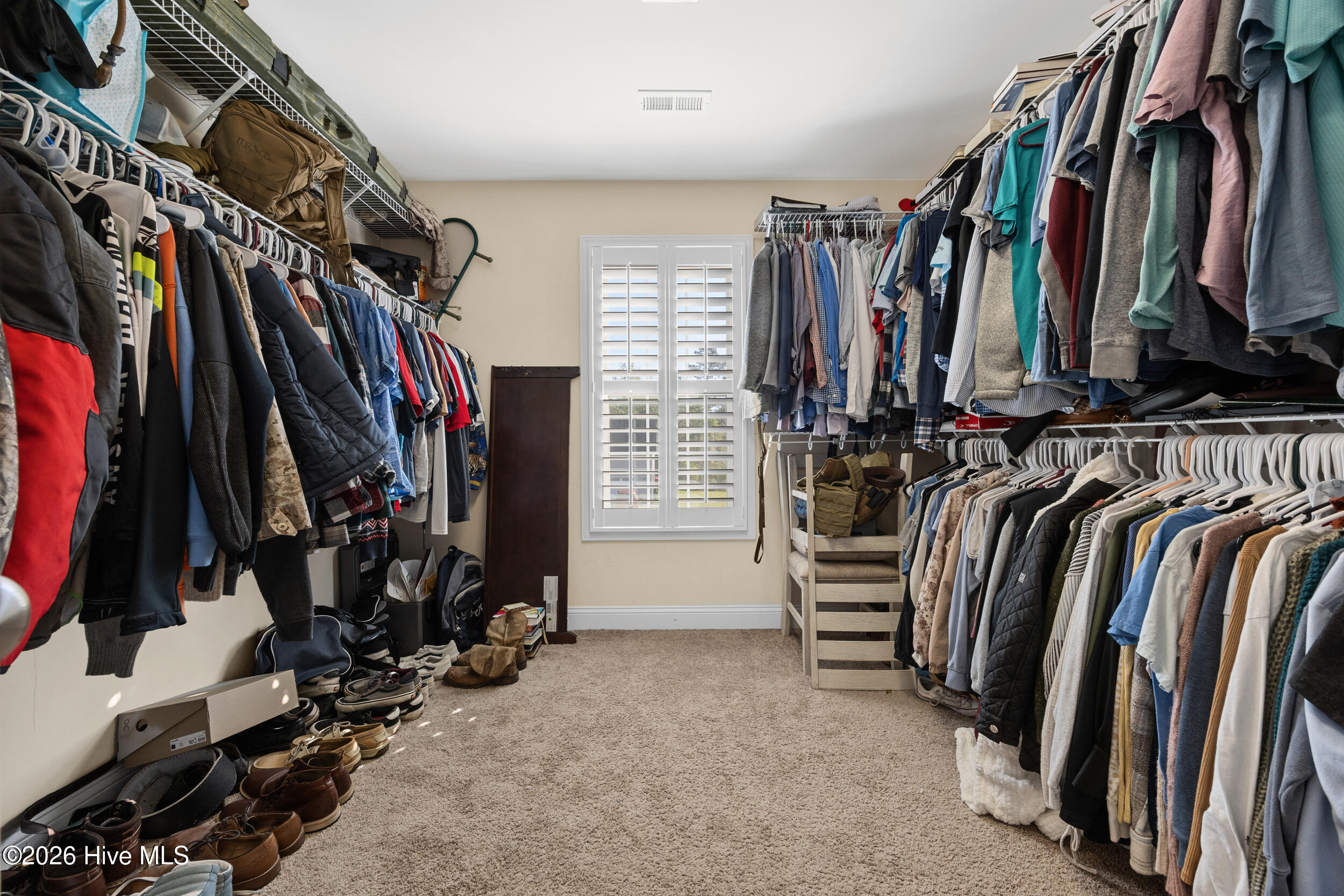 100564853 | Photo 43