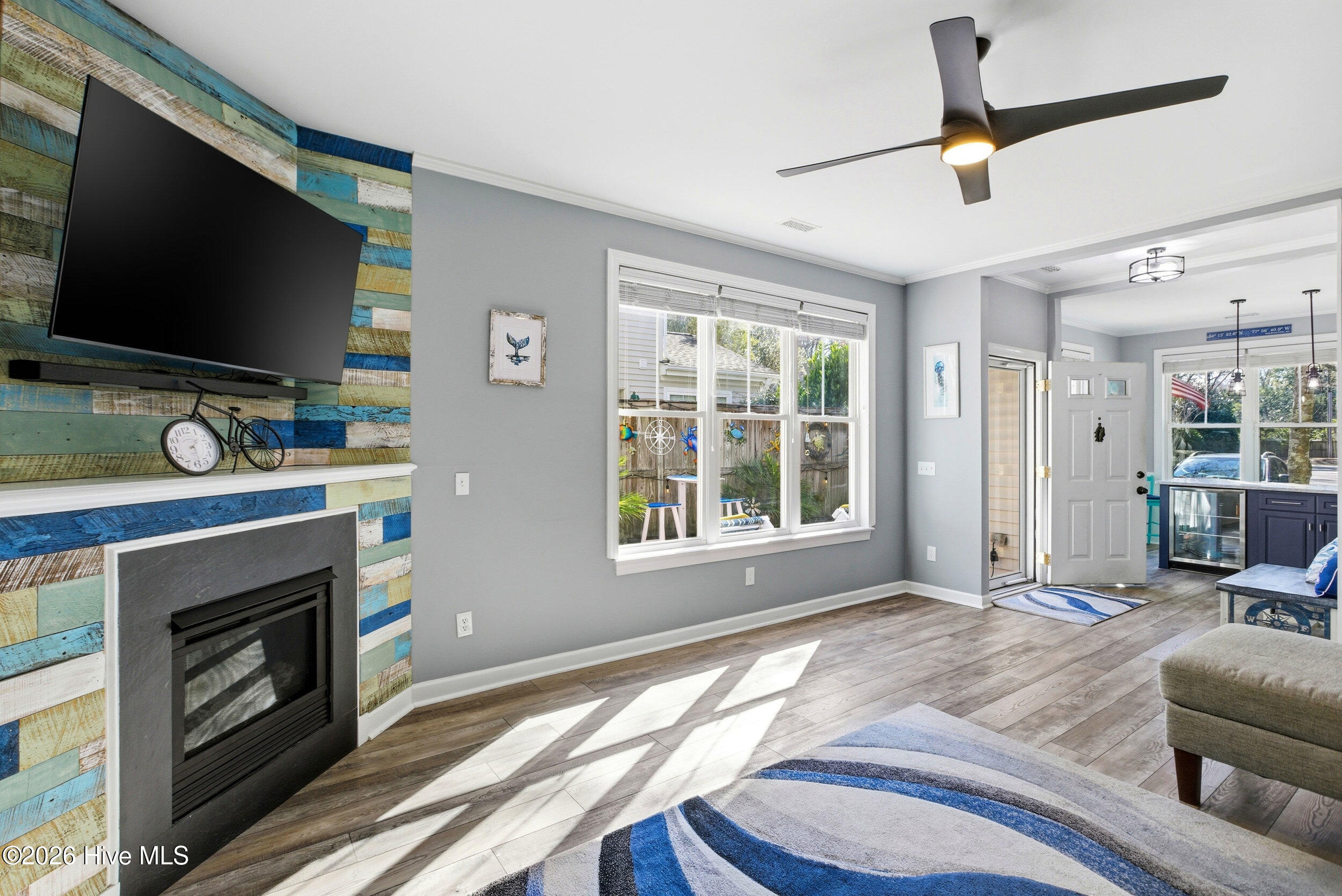 100552075 | Photo 12