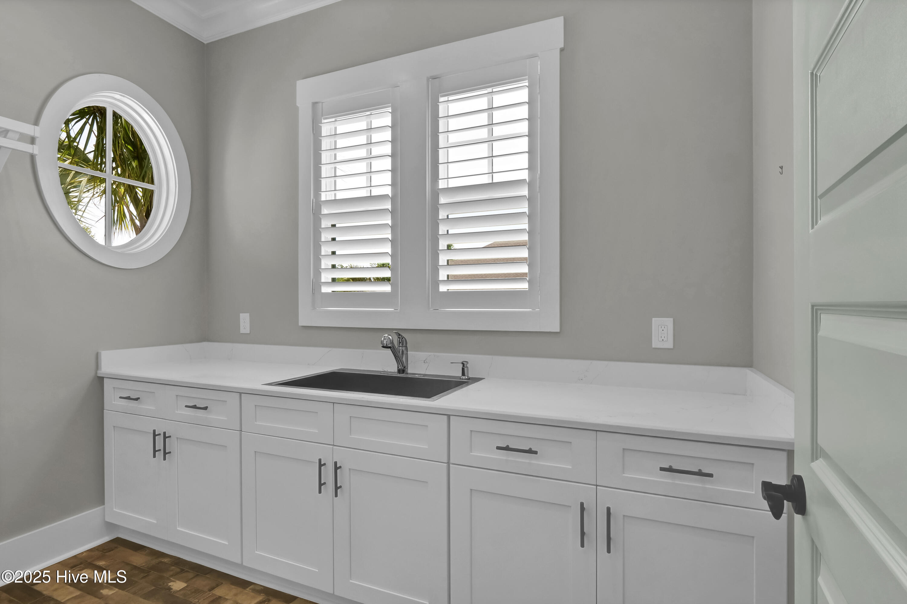 100550723 | Photo 23