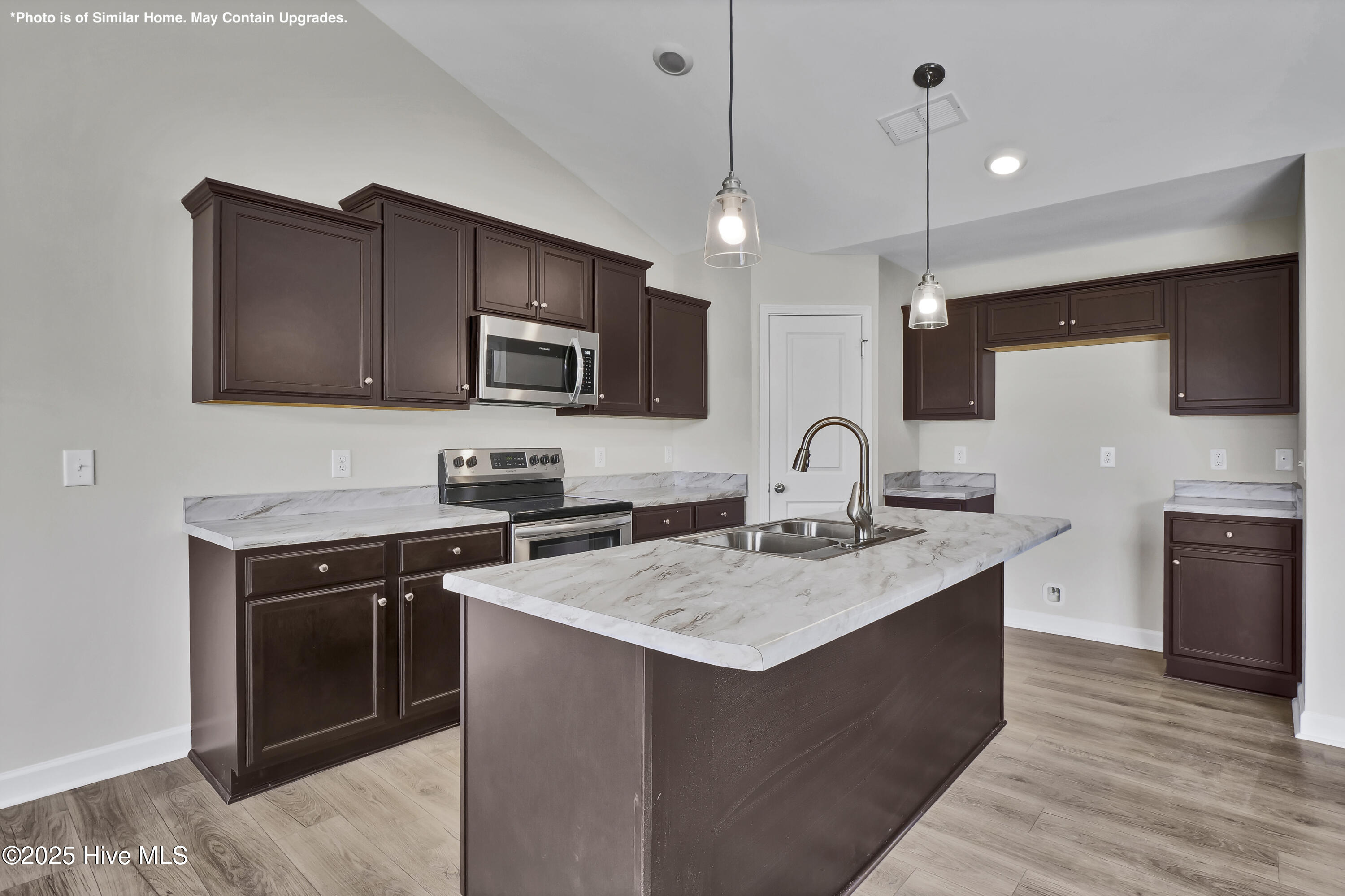 306 Wrenview Court, Jacksonville, NC 28546 – photo 8: P1188388