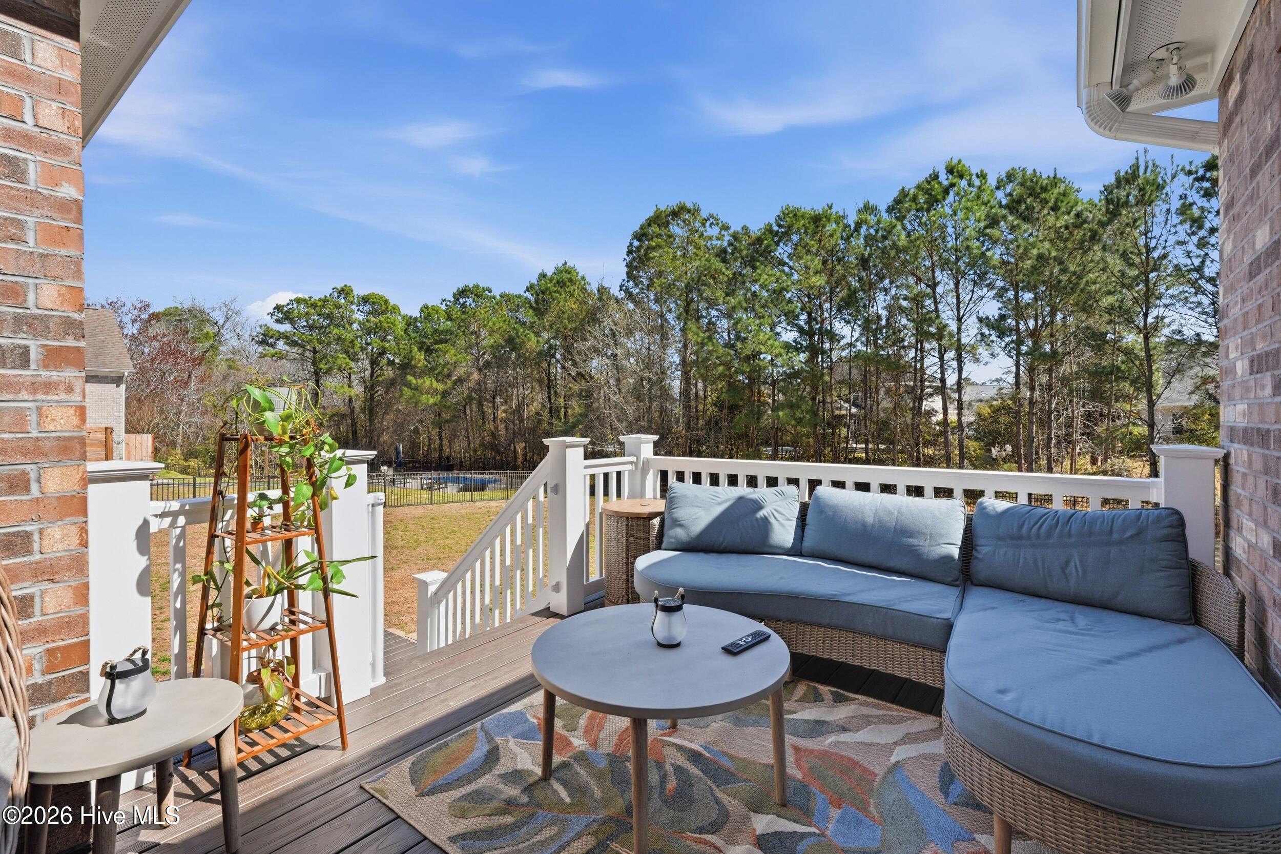 100551970 | Photo 61