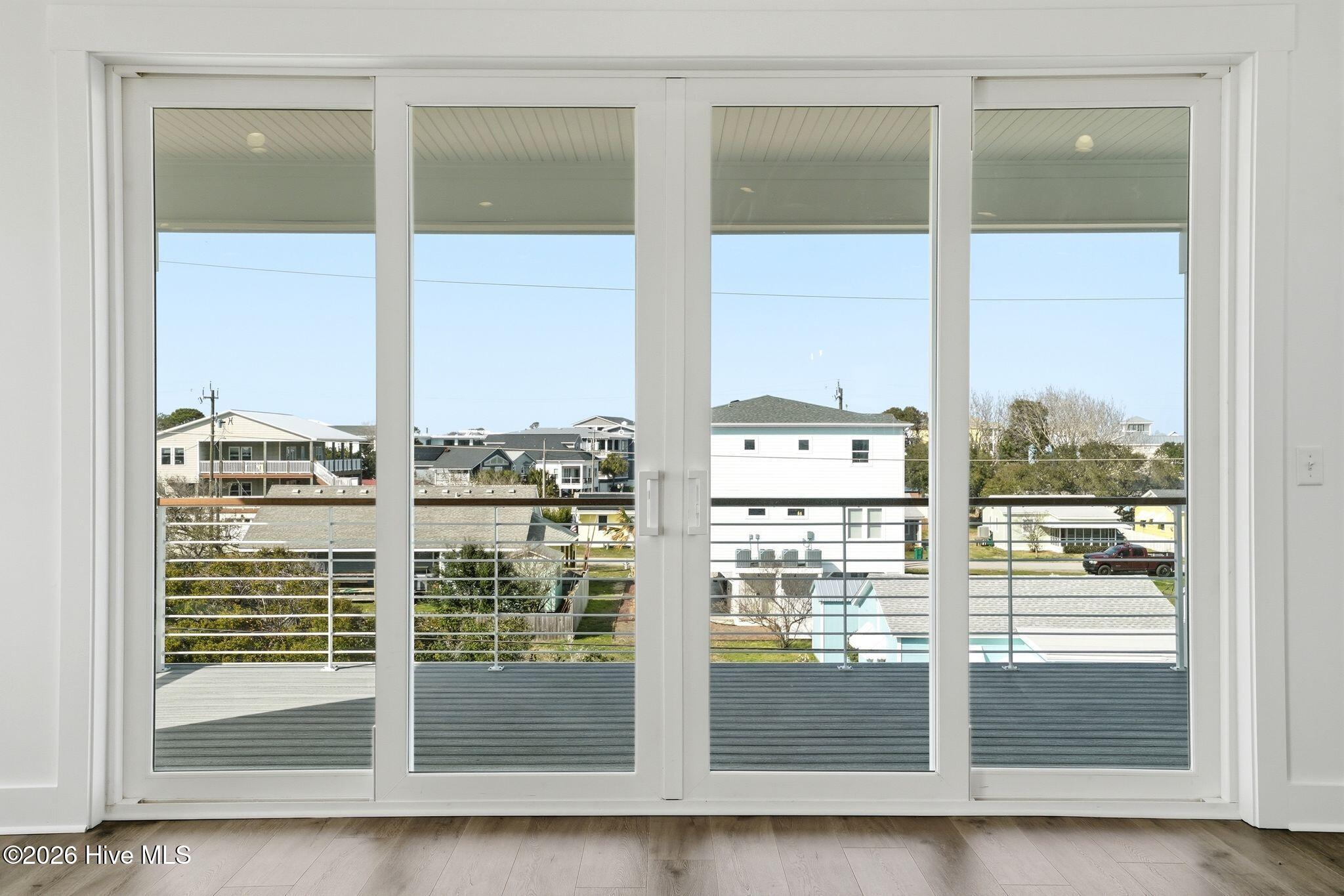 100558491 | Photo 33