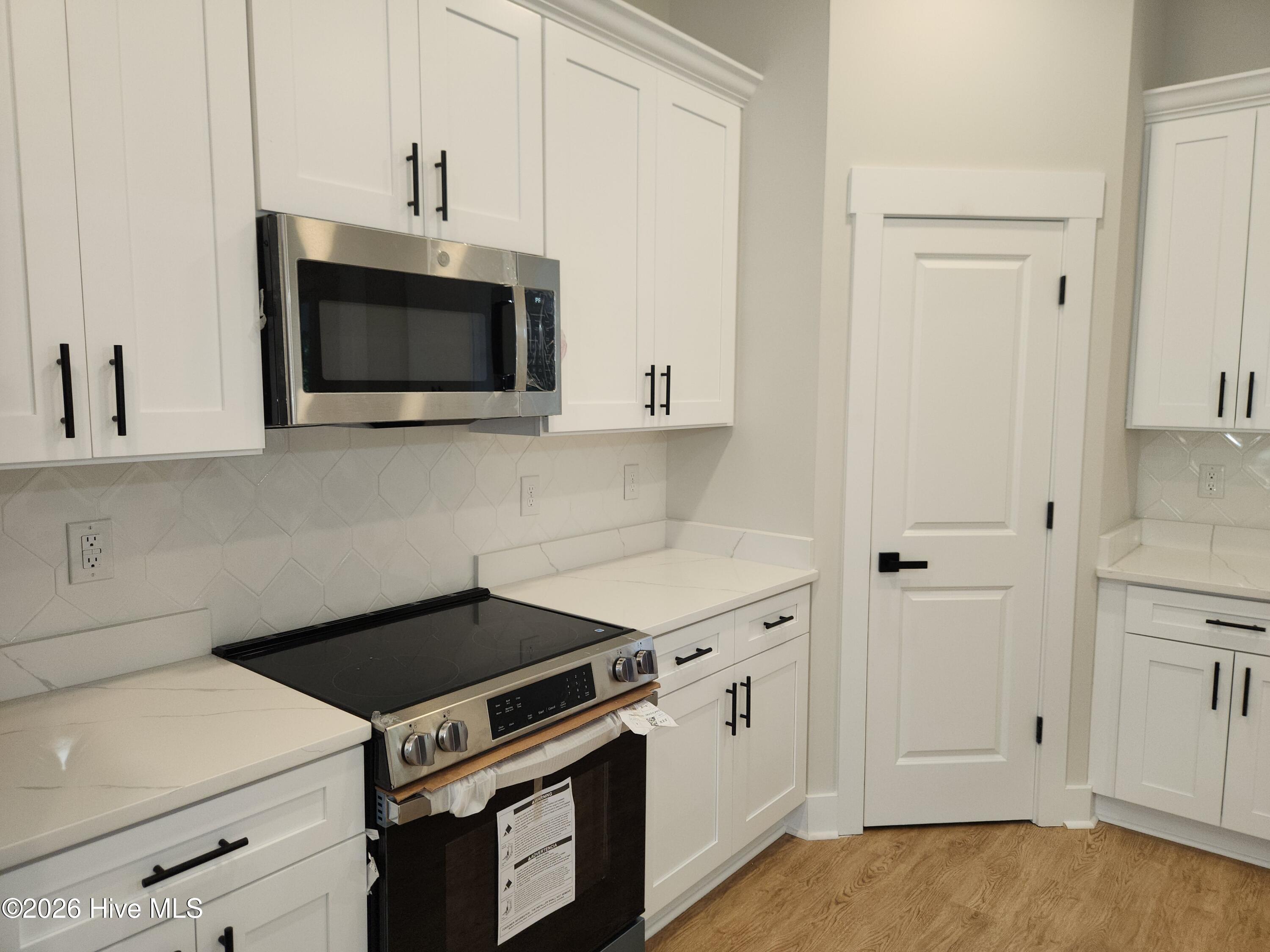 100566196 | Photo 23