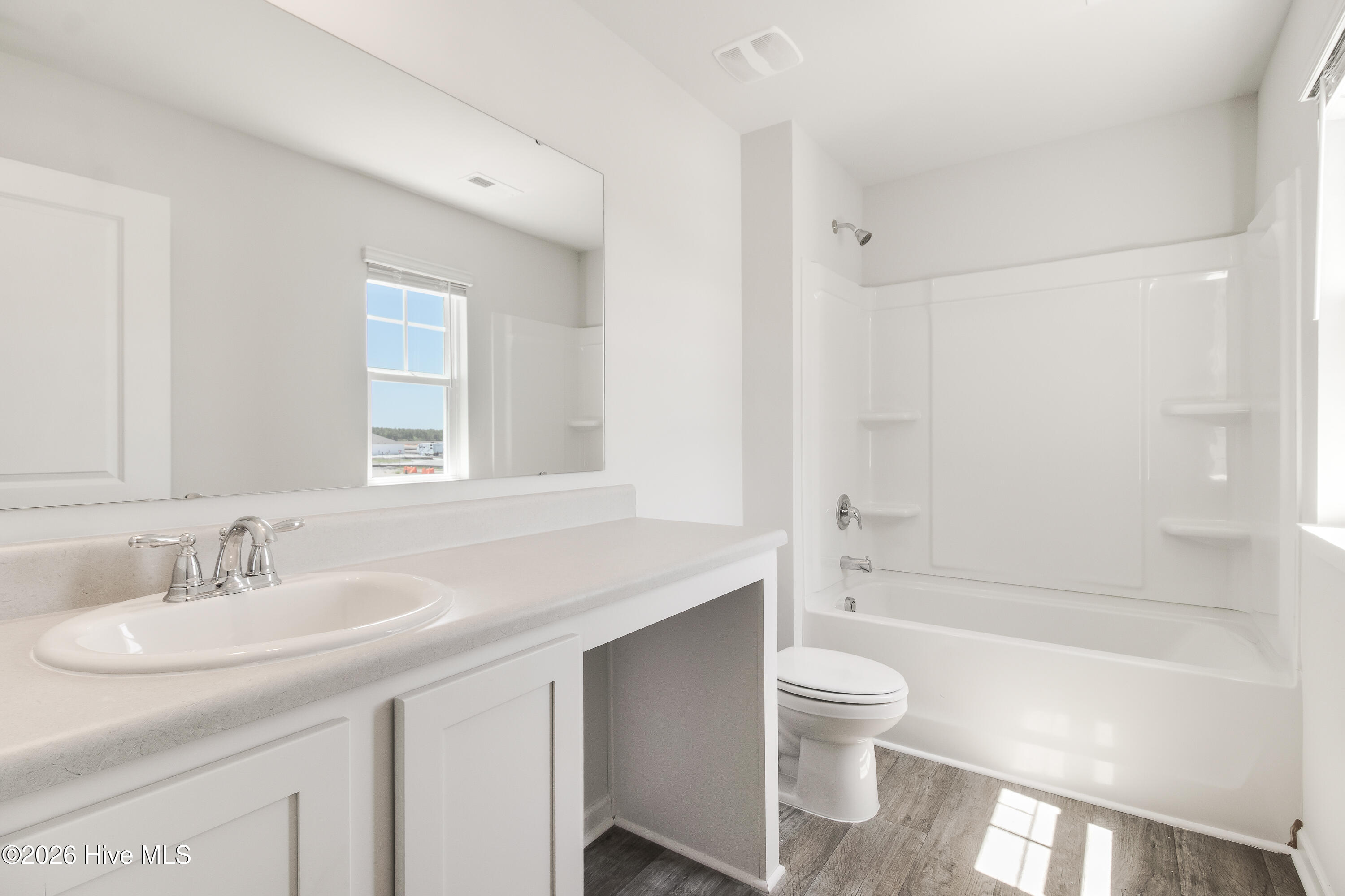 100550212 | Photo 22