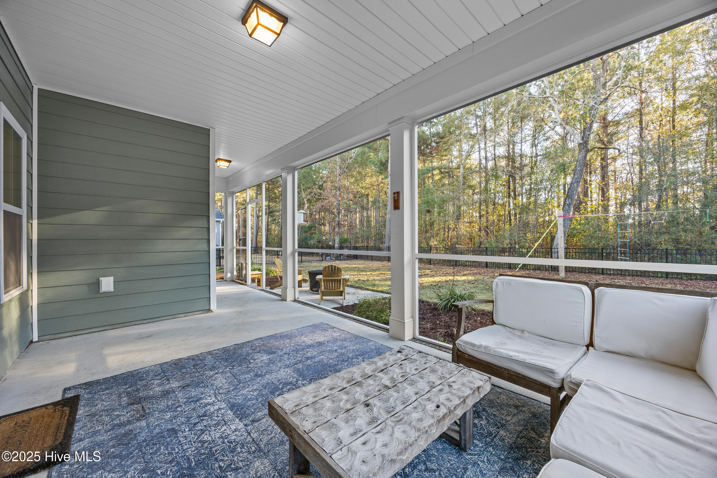 100545098 | Photo 32