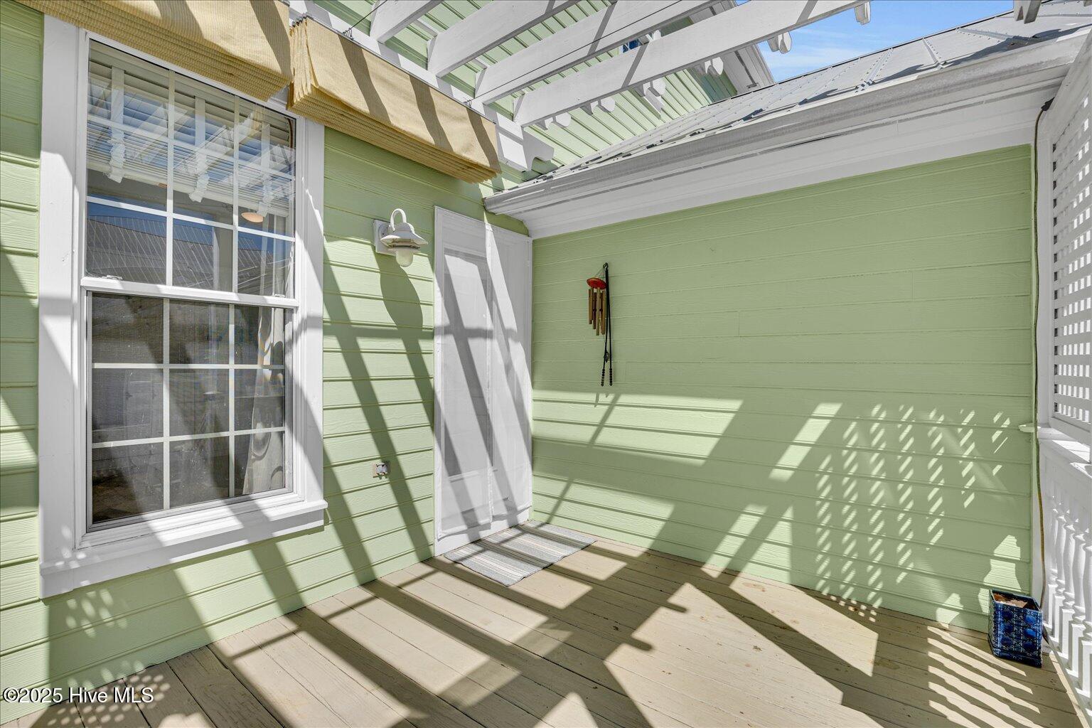 100545329 | Photo 43