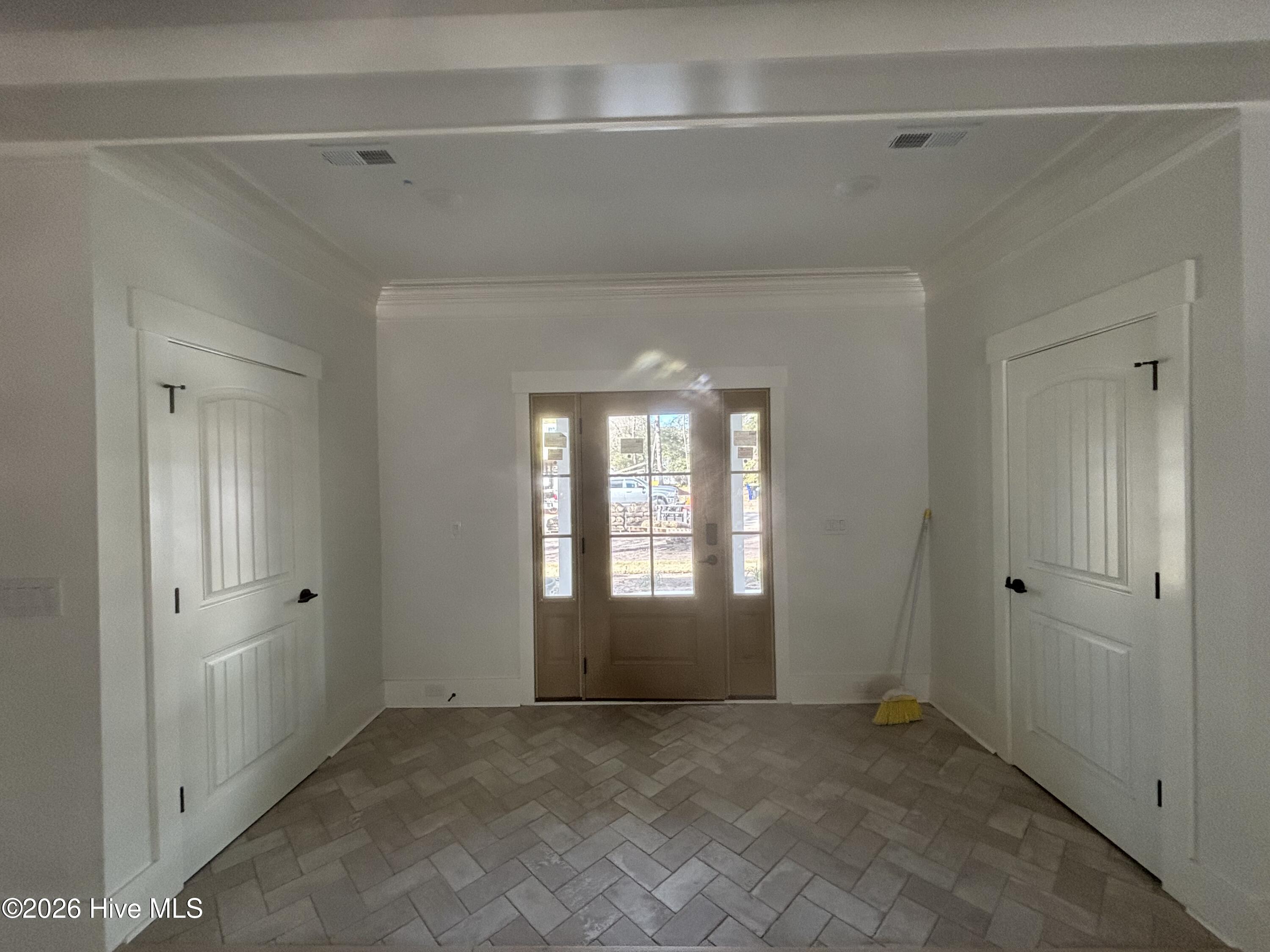 100516675 | Photo 49