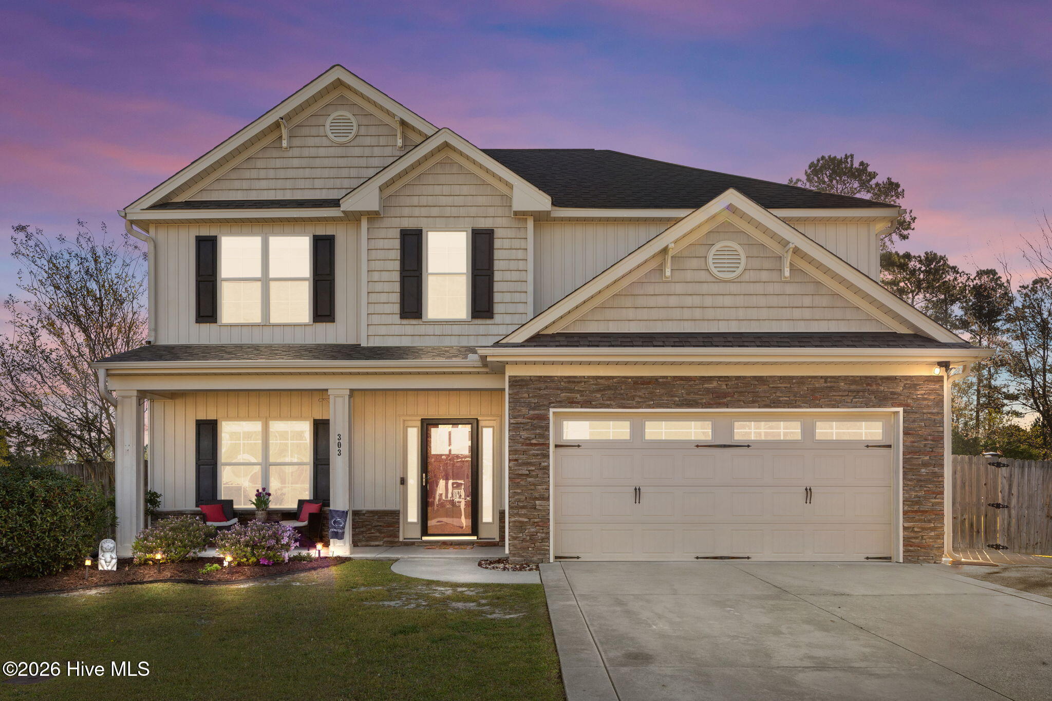 100565873 | Photo 53