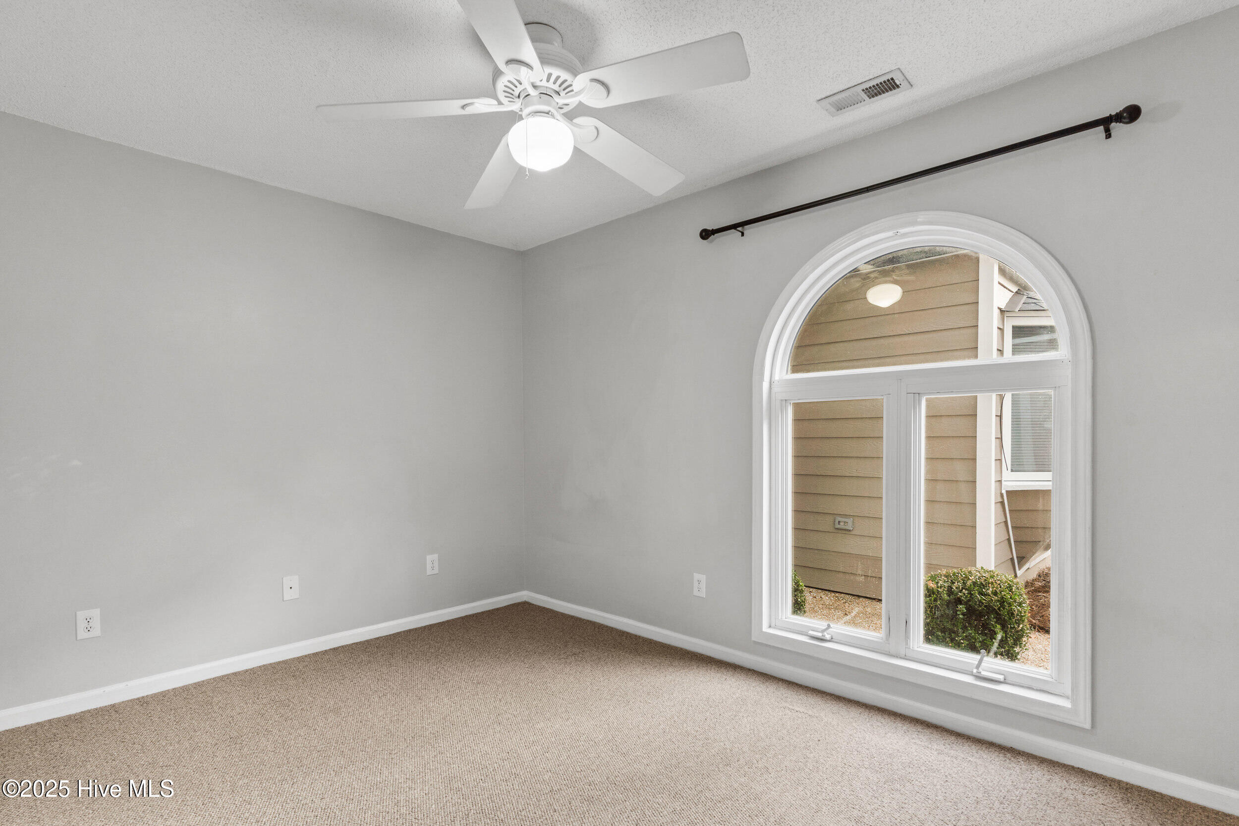 100532478 | Photo 20