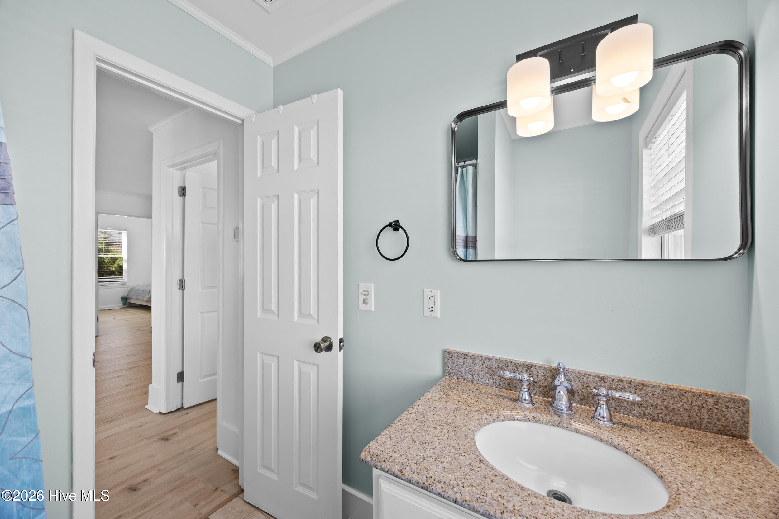 100561648 | Photo 60