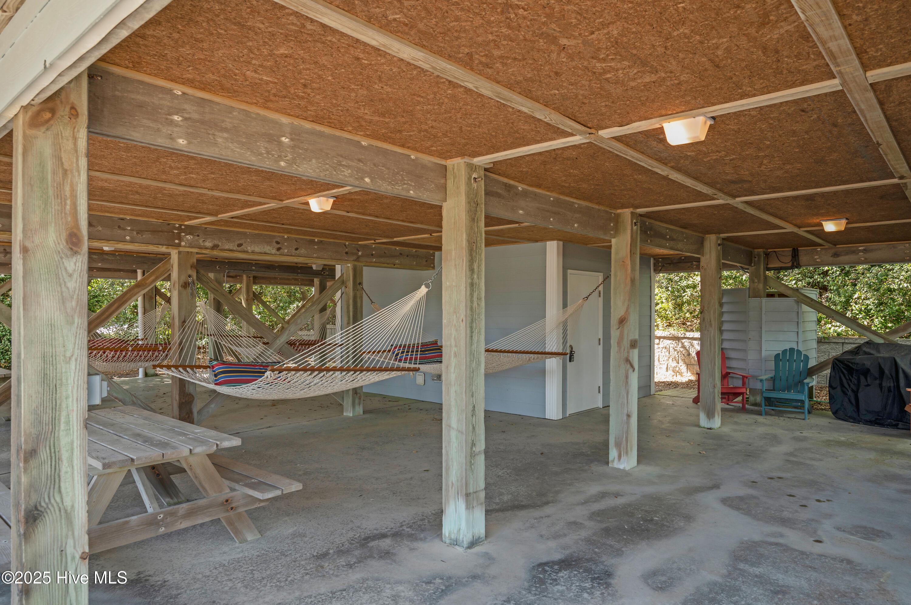 100498545 | Photo 18