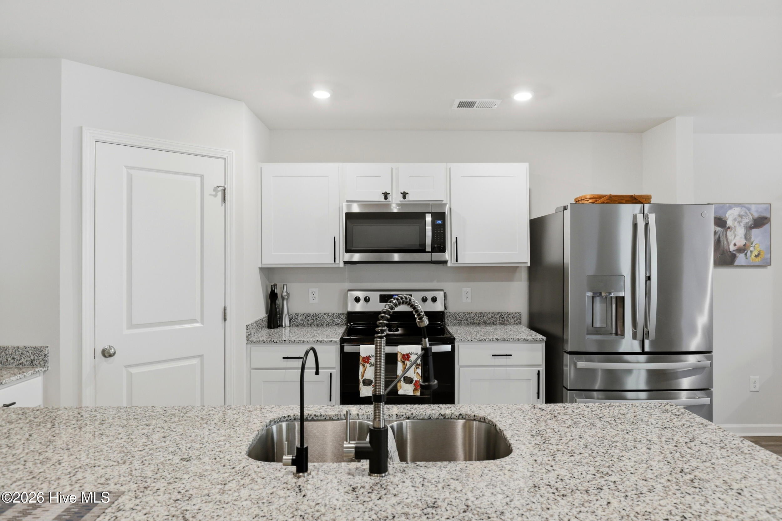 100565948 | Photo 10