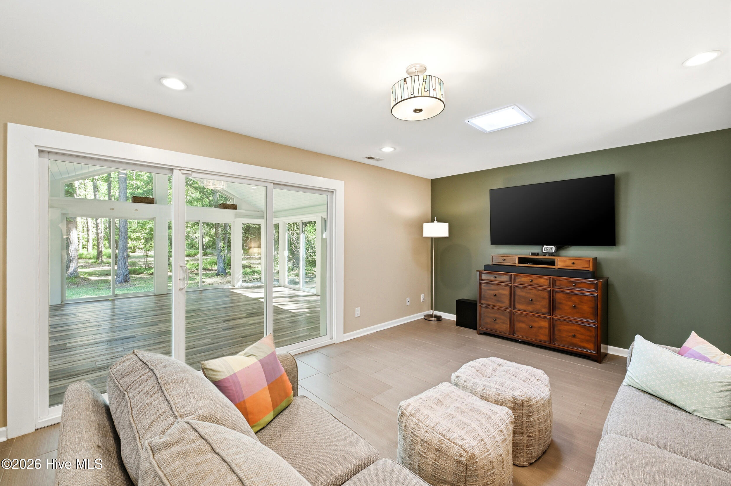 100570431 | Photo 20